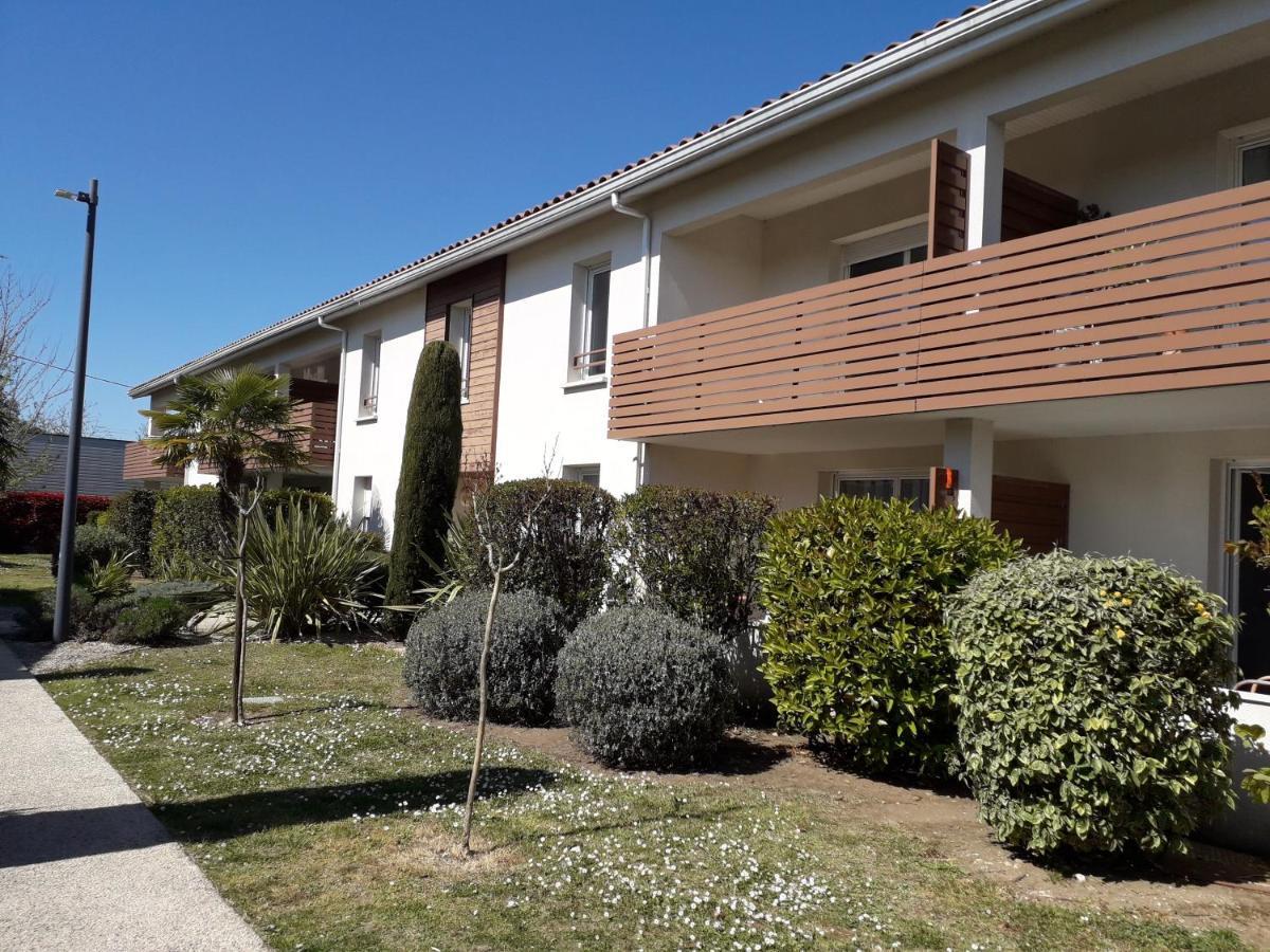 Bel Appartement En Residence Avec Parking Prive Arvert Exterior foto